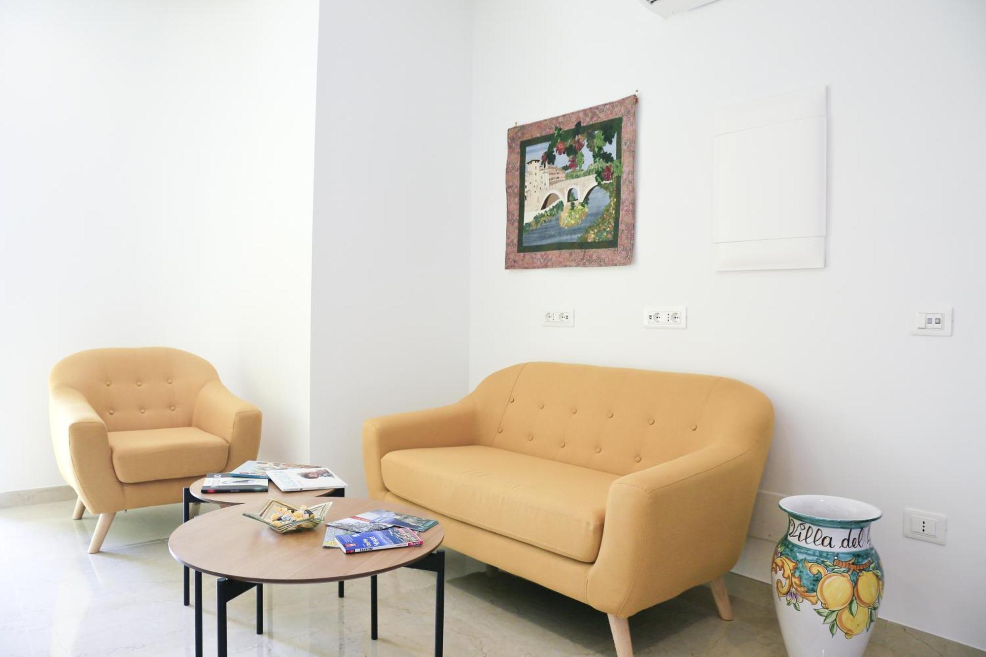 Villa Del Gaudio Rooms & Apartments Castellammare di Stabia Bagian luar foto