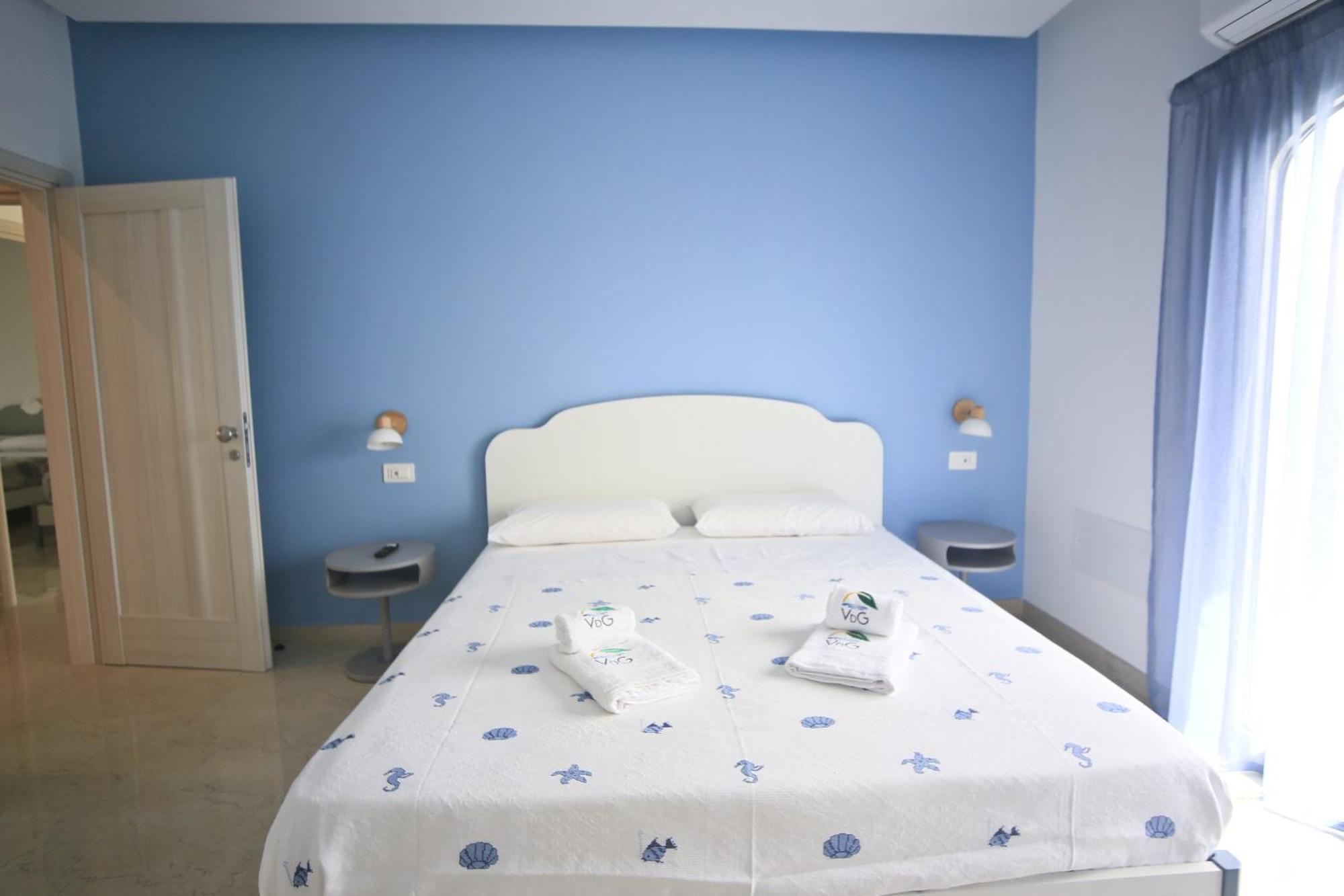 Villa Del Gaudio Rooms & Apartments Castellammare di Stabia Bagian luar foto