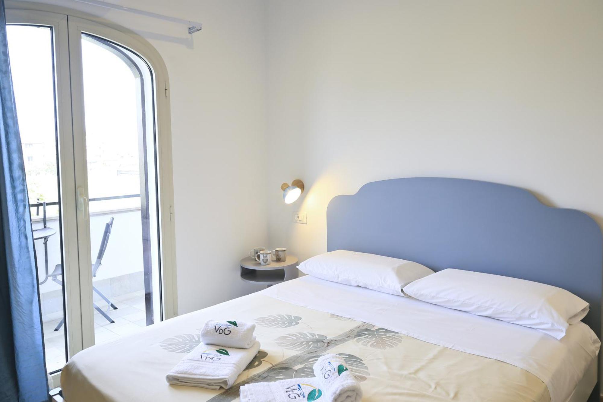 Villa Del Gaudio Rooms & Apartments Castellammare di Stabia Bagian luar foto