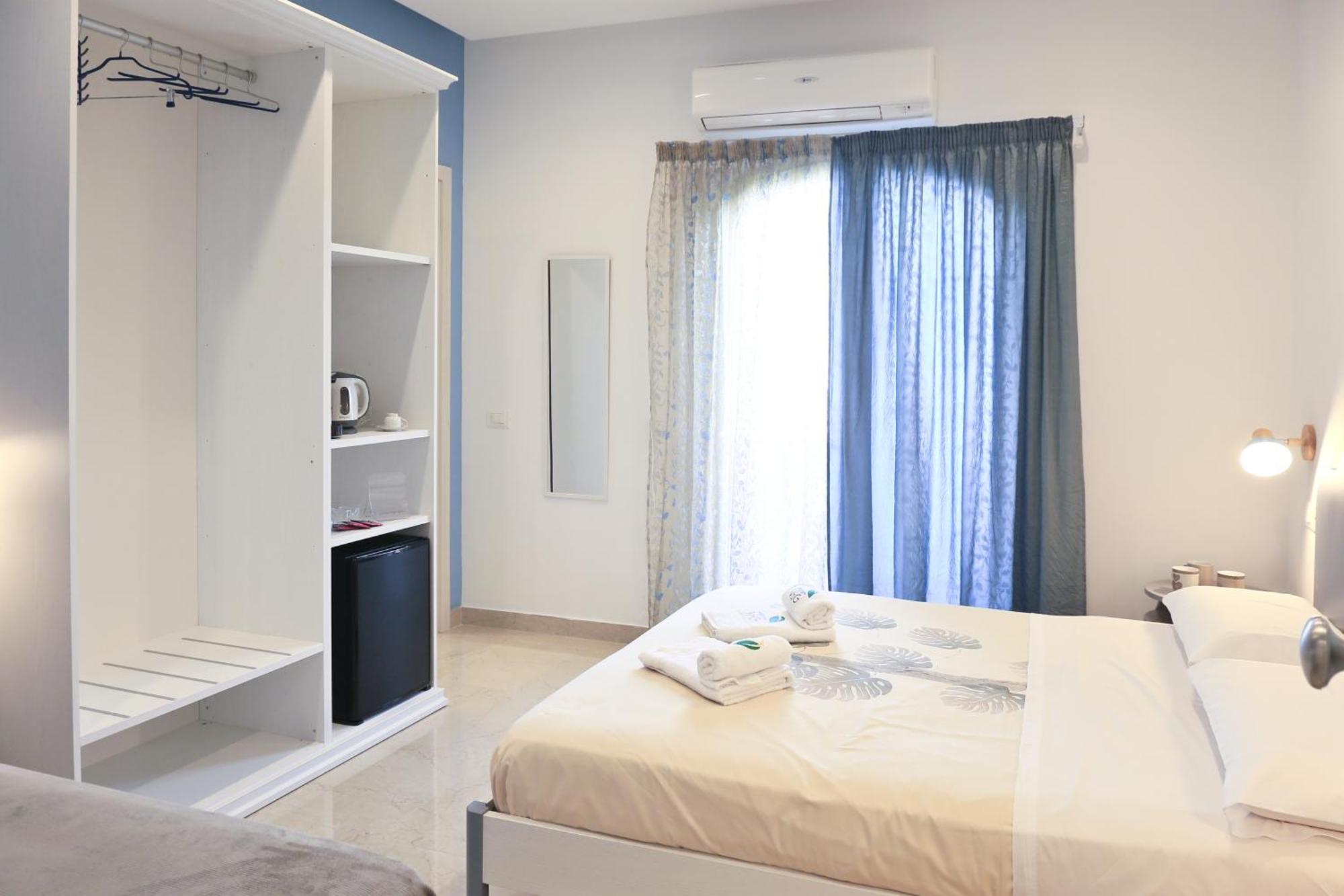 Villa Del Gaudio Rooms & Apartments Castellammare di Stabia Bagian luar foto