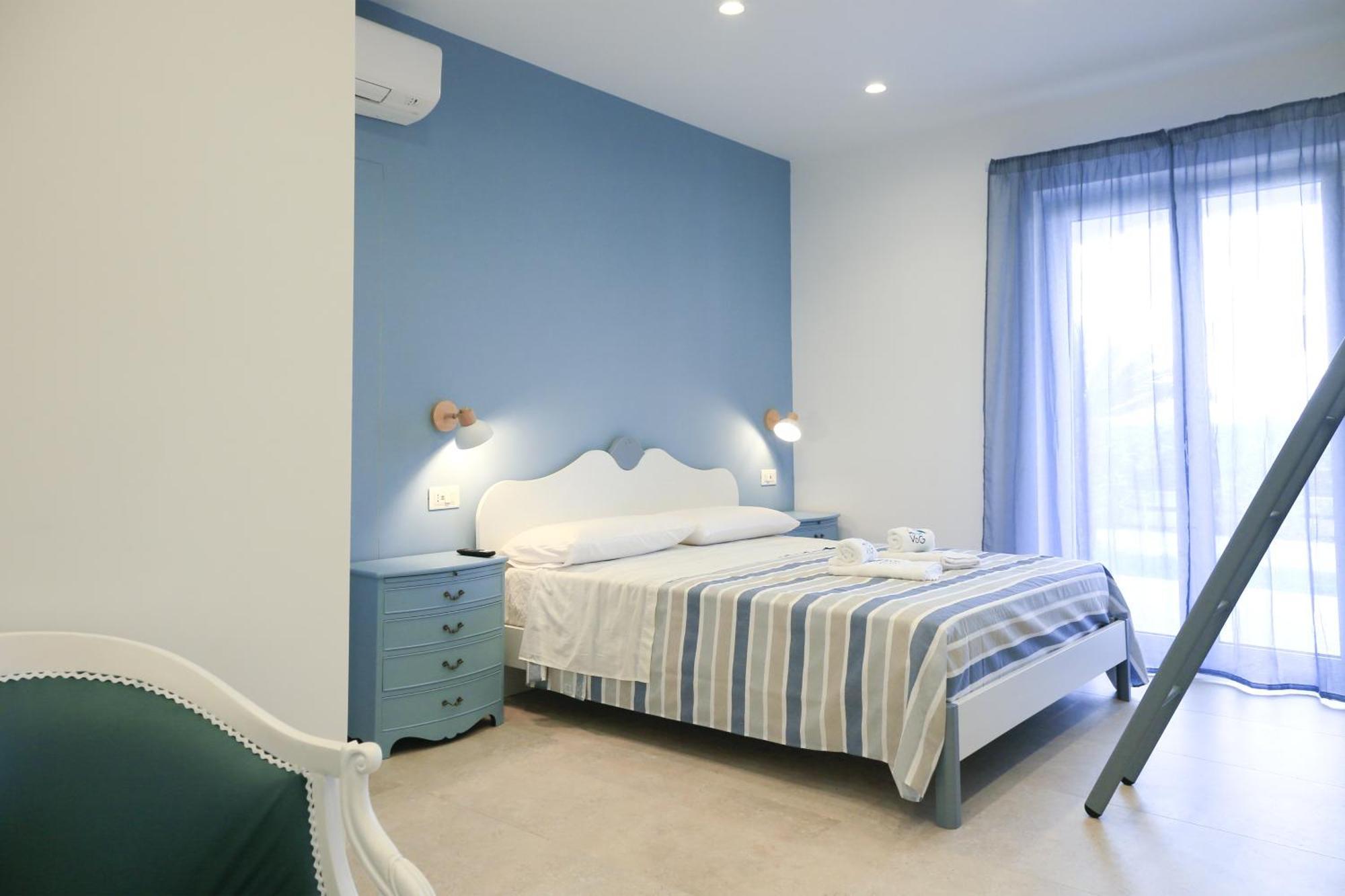 Villa Del Gaudio Rooms & Apartments Castellammare di Stabia Bagian luar foto