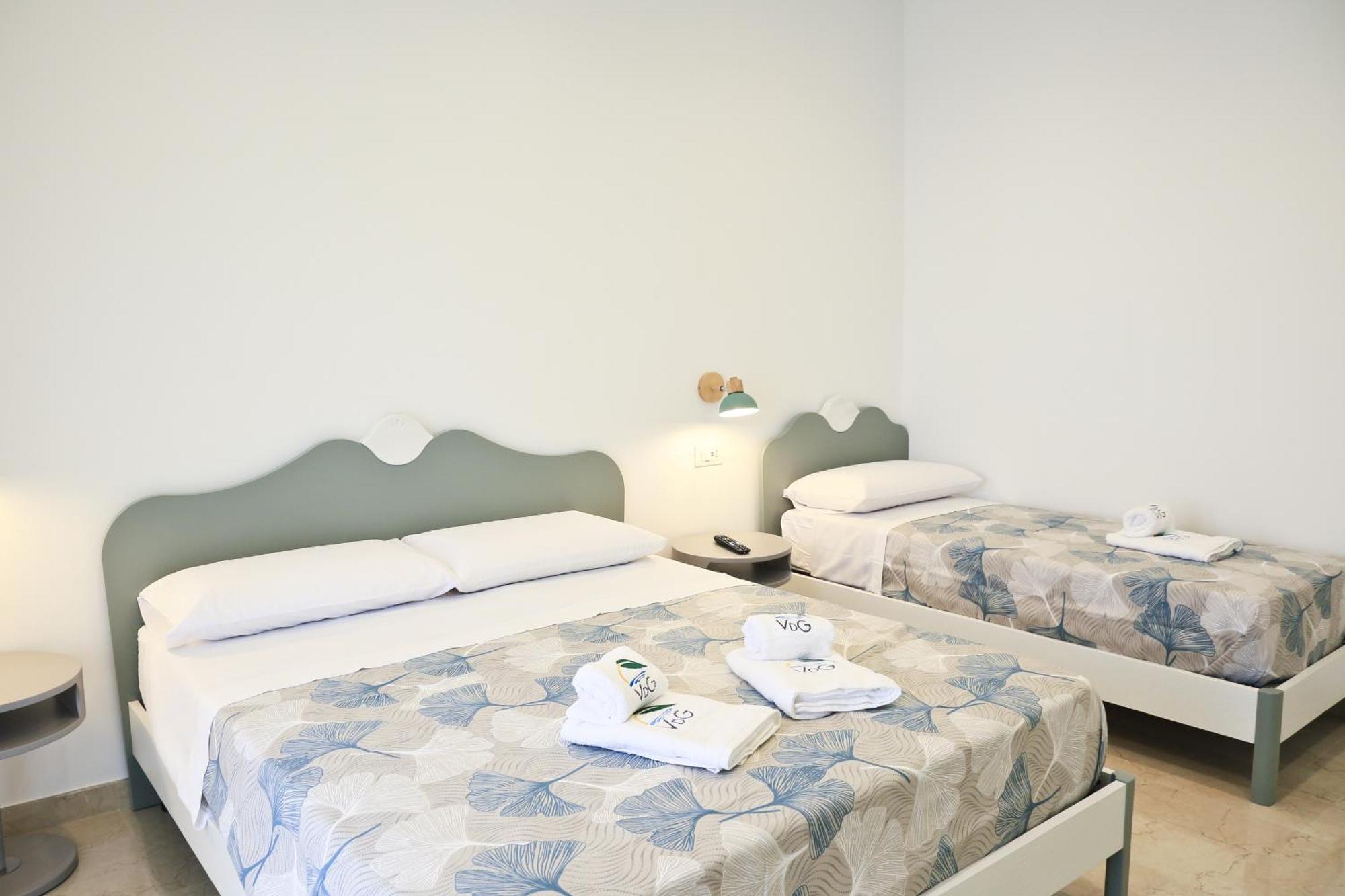 Villa Del Gaudio Rooms & Apartments Castellammare di Stabia Bagian luar foto