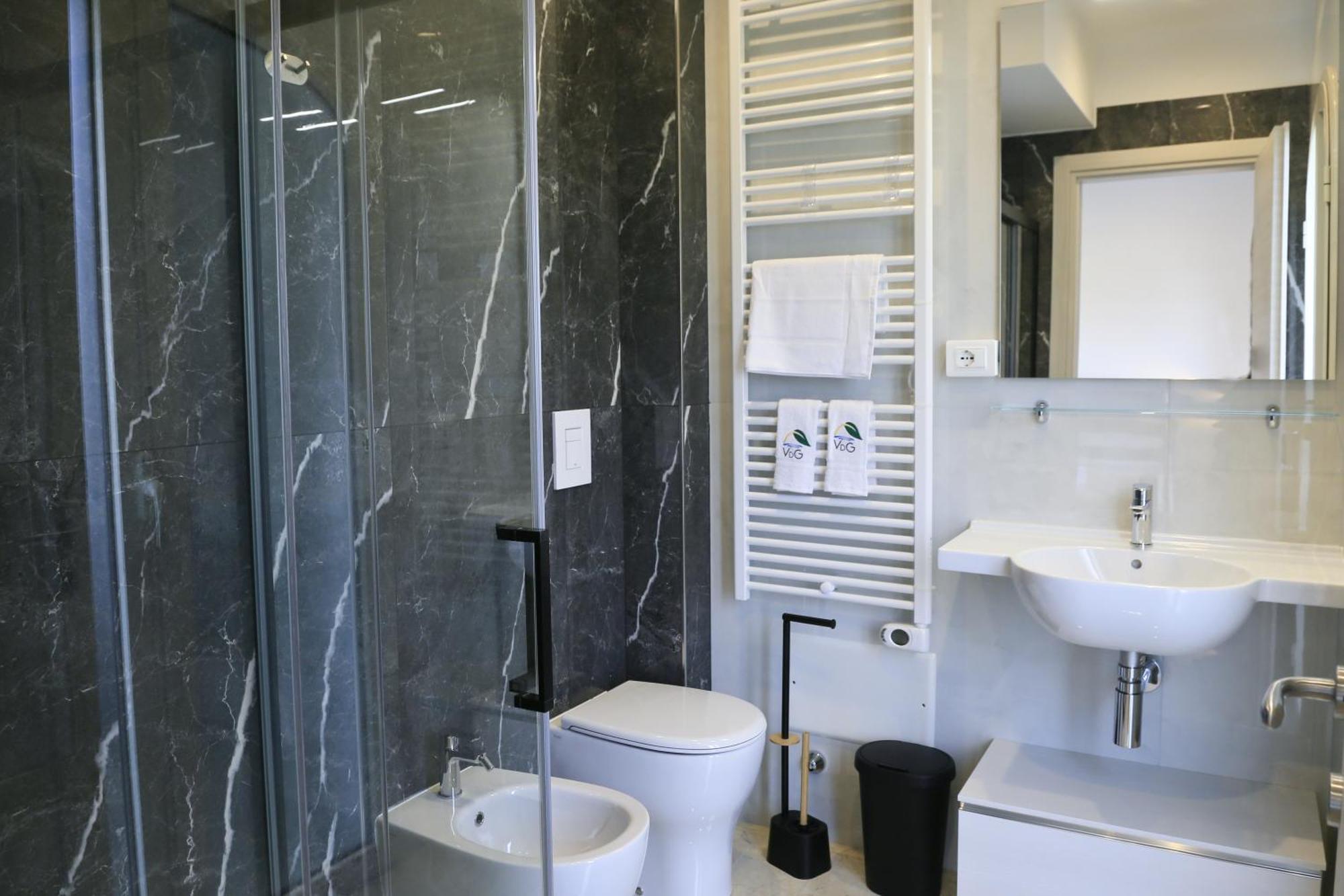 Villa Del Gaudio Rooms & Apartments Castellammare di Stabia Bagian luar foto