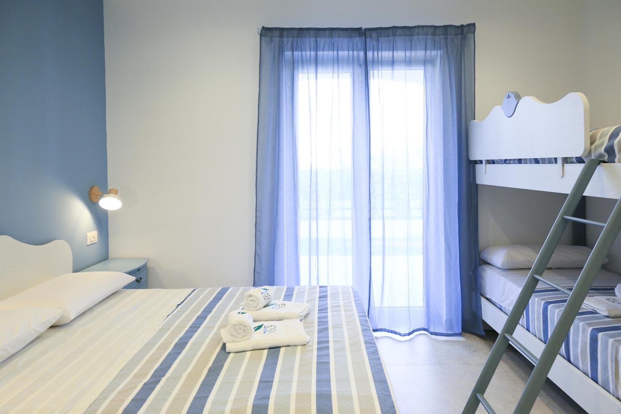 Villa Del Gaudio Rooms & Apartments Castellammare di Stabia Bagian luar foto