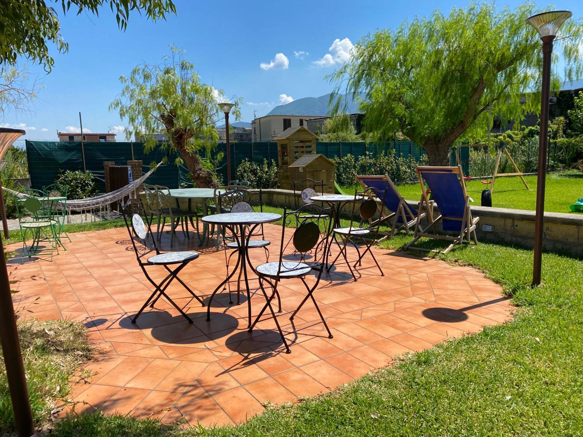 Villa Del Gaudio Rooms & Apartments Castellammare di Stabia Bagian luar foto